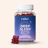 1 yuicy® Dose Deep Sleep mit Melatonin, Baldrian, Lavendel und Melisse in einem blau-lila-farbigen Ton und Vitaminen in Gummibärchen-Form. Als Nahrungsergänzung für besseren Schlaf.